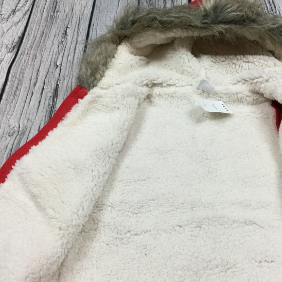 Gap Girls 2T Red Faux Fur Zip-Up Hoodie Jacket - Picture 3 of 6